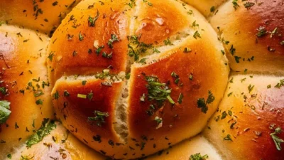 Homemade Garlic Butter Bread Rolls